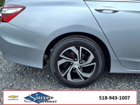 Used 2017 Honda Accord LX image 9