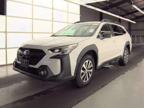 Used 2023 Subaru Outback Premium AWD/4WD image 1