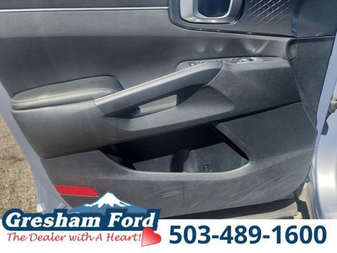 Used 2023 Kia Sorento LX AWD/4WD image 16