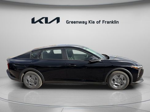 New 2025 Kia K4 LX image 8