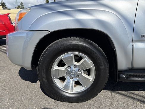 Used 2007 Toyota 4Runner SR5 AWD/4WD image 11
