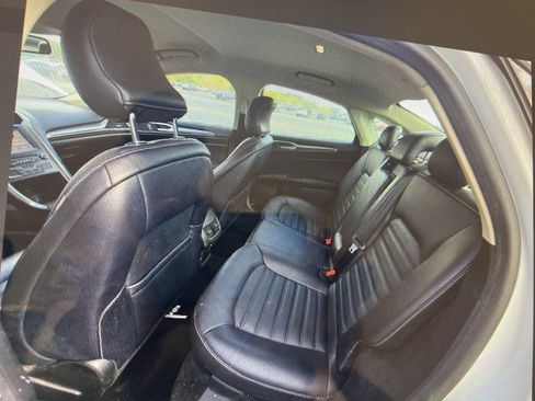 Used 2018 Ford Fusion SE w/ Equipment Group 602A image 7