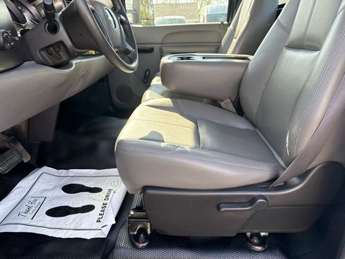 Used 2011 Chevrolet Silverado 3500 W/T RWD image 11