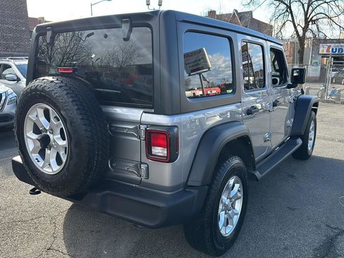 Used 2021 Jeep Wrangler Unlimited Islander image 9