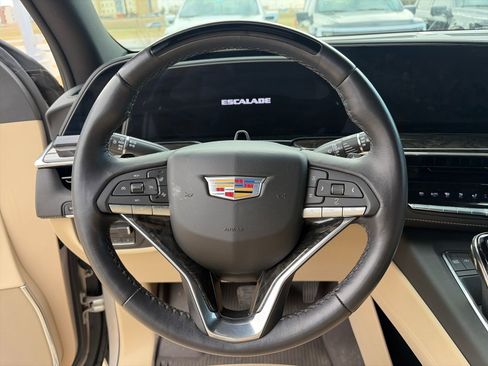 Used 2024 Cadillac Escalade Premium Luxury w/ Performance Package image 15