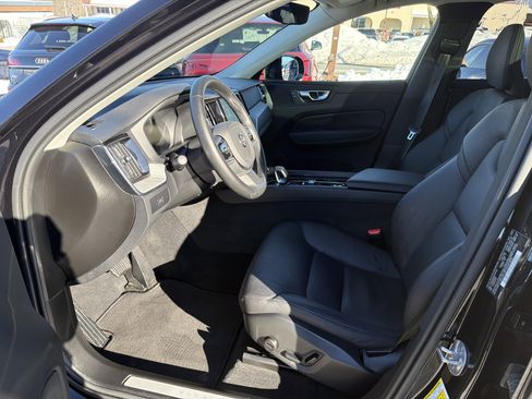 Certified 2025 Volvo XC60 B5 Plus image 6