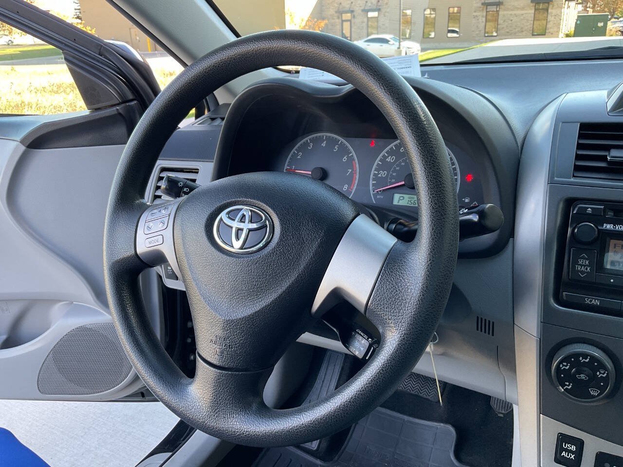 Used 2012 Toyota Corolla LE FWD image 18