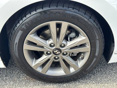 Used 2018 Hyundai Elantra SEL FWD image 12