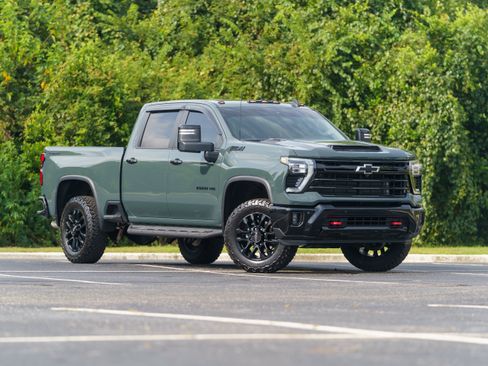 Used 2026 Chevrolet Silverado 2500 LT w/ Trail Boss Package AWD/4WD image 2