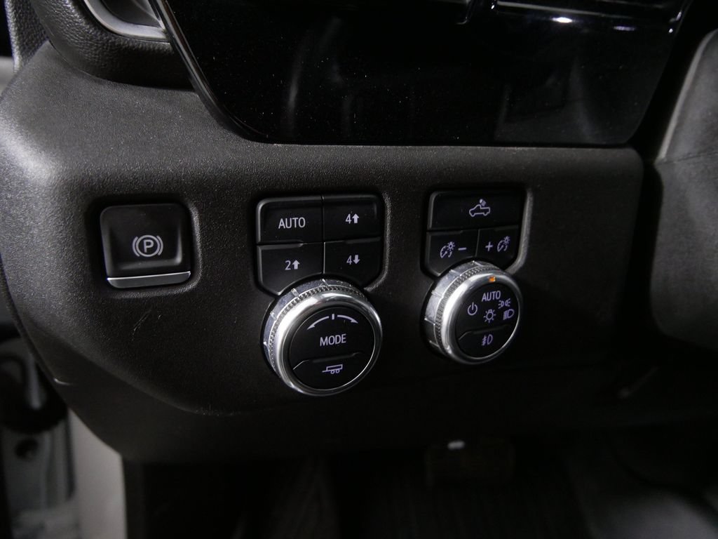 Used 2024 GMC Sierra 1500 Elevation w/ X31 Off-Road Package AWD/4WD image 18