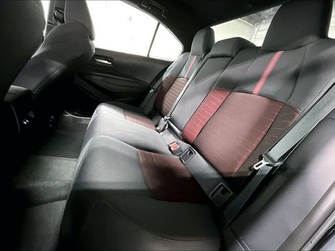 Used 2025 Toyota Corolla SE image 34