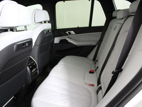 New 2026 BMW X5 sDrive40i image 21