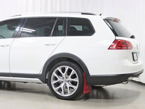 Used 2017 Volkswagen Golf Alltrack SEL AWD/4WD image 10