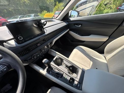 Used 2025 Honda Accord LX image 21