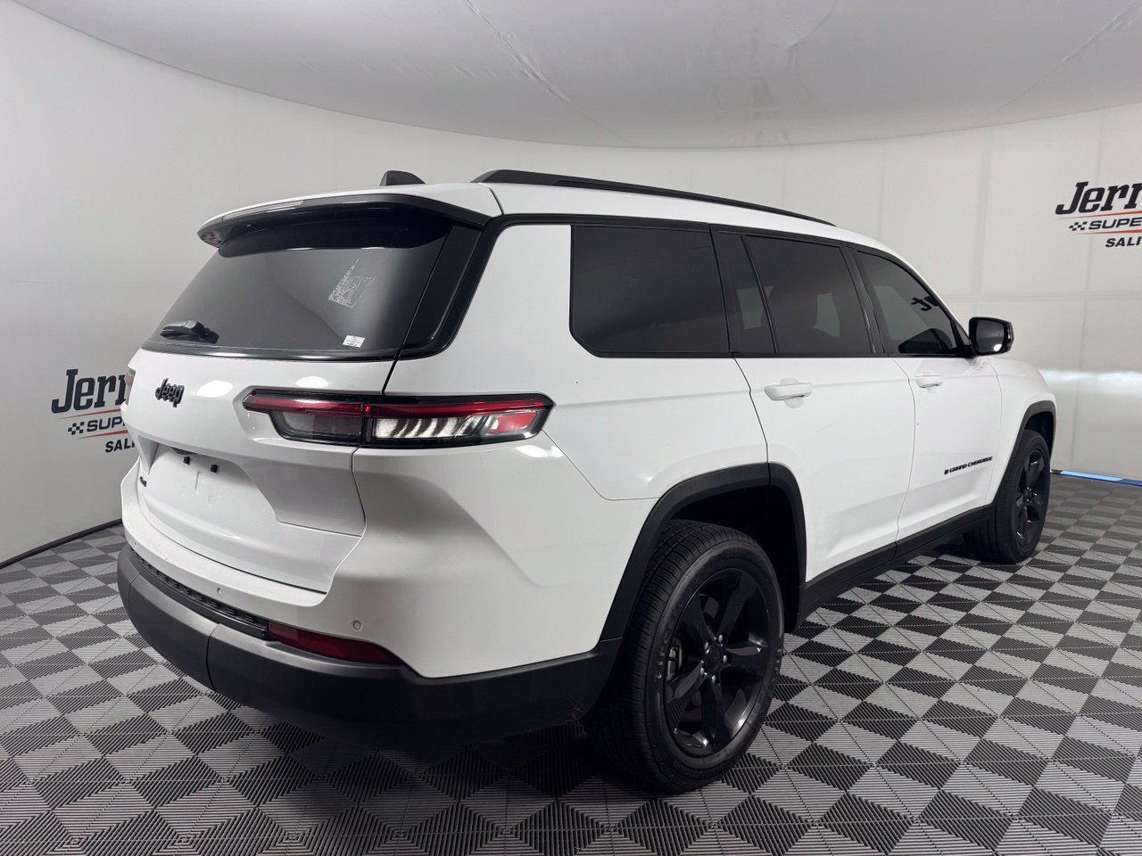 Used 2023 Jeep Grand Cherokee L Laredo AWD/4WD image 6