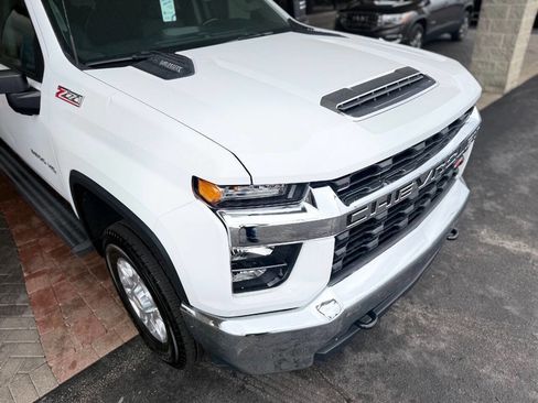 Used 2023 Chevrolet Silverado 2500 LT AWD/4WD image 19