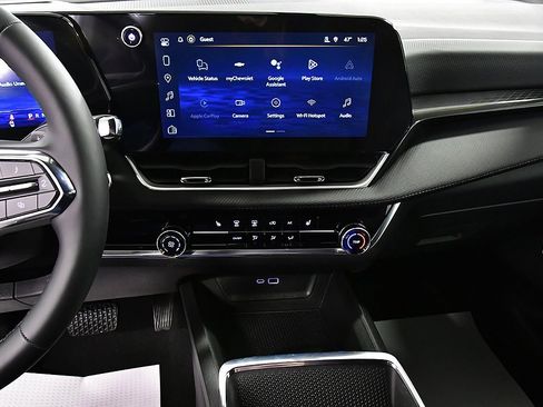 New 2026 Chevrolet Equinox LT w/ LPO, Floor Liner Package image 23