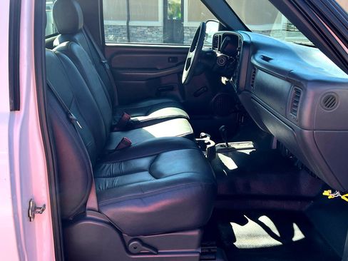 Used 2004 Chevrolet Silverado 2500 4x4 Regular Cab image 18