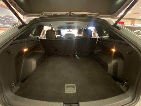 Used 2022 Volkswagen Atlas Cross Sport SE AWD/4WD image 15