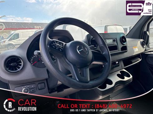 Used 2023 Mercedes-Benz Sprinter 2500 image 14