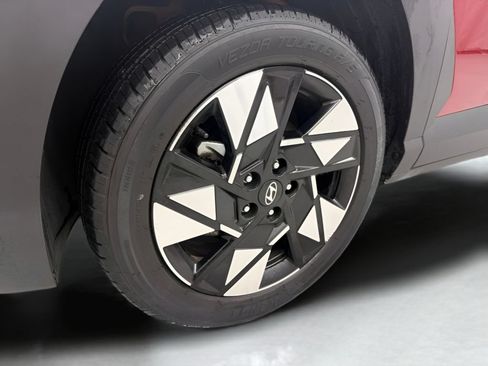 Certified 2024 Hyundai Kona SEL FWD image 31