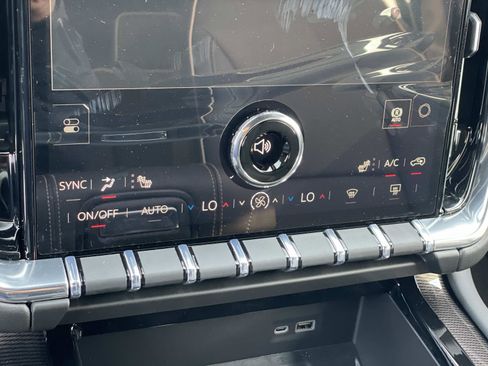 New 2026 GMC Yukon Elevation image 15