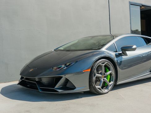 Used 2020 Lamborghini Huracan EVO image 16