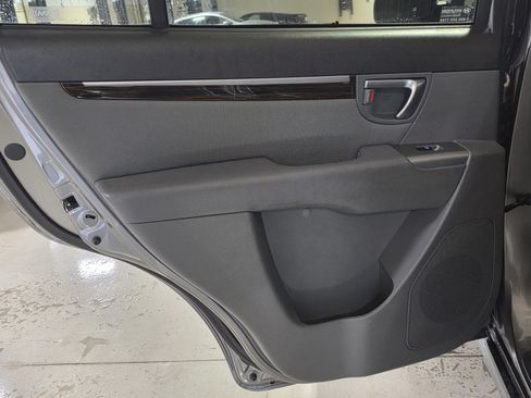 Used 2011 Hyundai Santa Fe GLS image 10