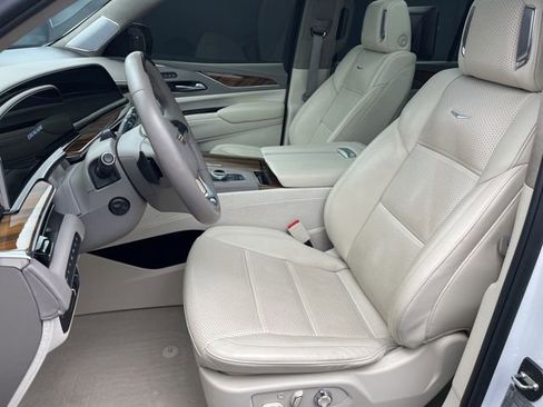 Used 2024 Cadillac Escalade ESV Sport Platinum image 9