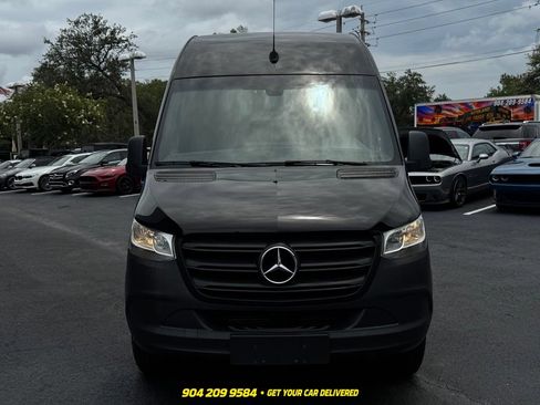 Used 2019 Mercedes-Benz Sprinter 2500 image 11