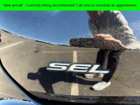 Used 2024 Ford Edge SEL image 5