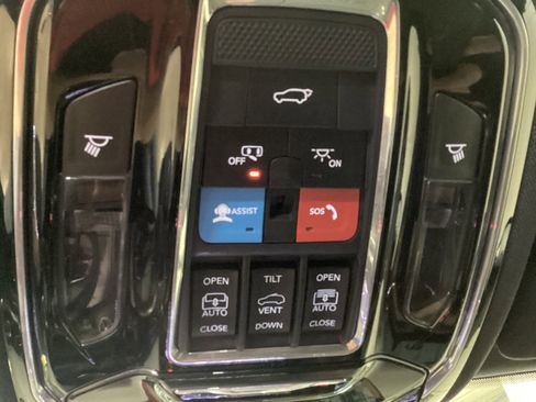 Used 2024 Jeep Grand Cherokee L Summit w/ Advanced Protech Group IV AWD/4WD image 22