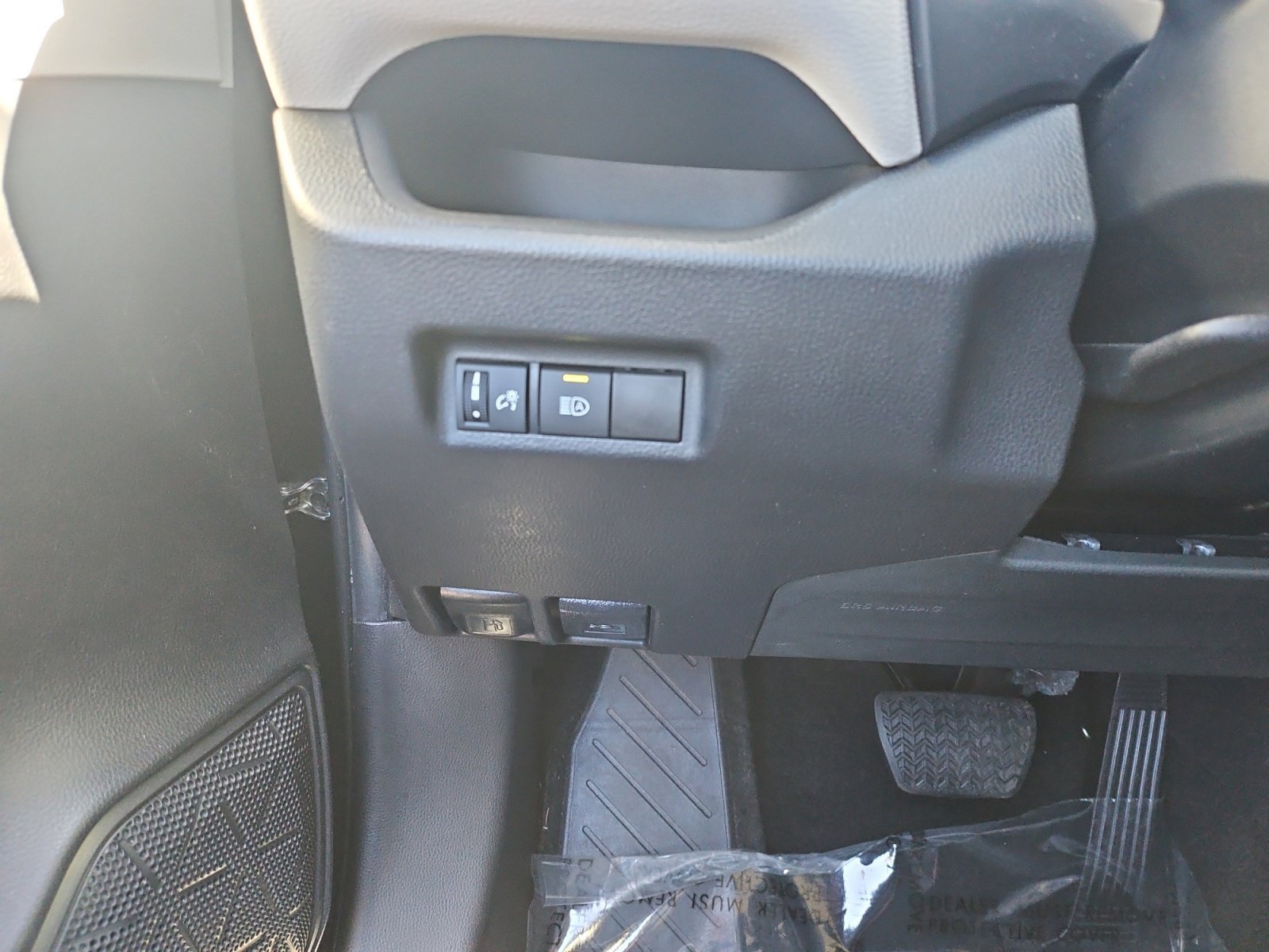 Used 2023 Toyota RAV4 XLE FWD image 33