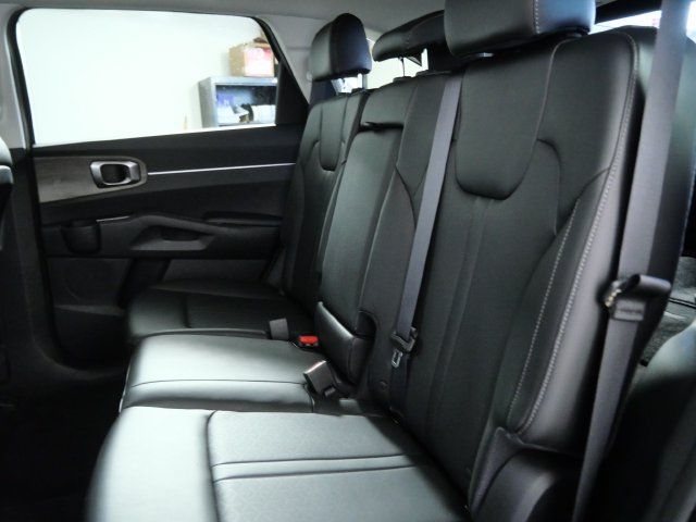 Used 2023 Kia Sorento S AWD/4WD image 15