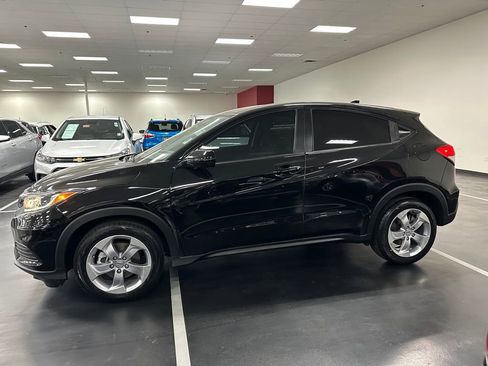 Used 2019 Honda HR-V LX image 4