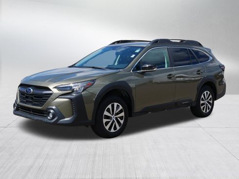 Certified 2025 Subaru Outback Premium AWD/4WD image 3