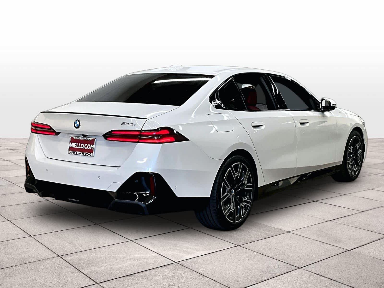 Used 2026 BMW 530i w/ M Sport Package RWD image 16
