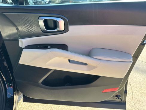 Used 2022 Kia Sorento S image 14