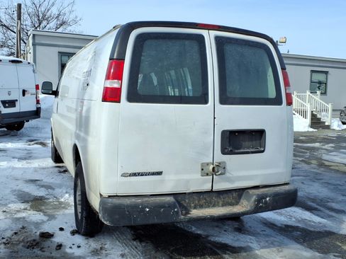 Used 2020 Chevrolet Express 2500 2500 w/ Communications Package image 4