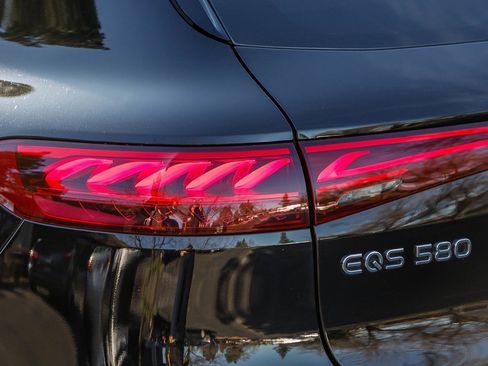 Certified 2023 Mercedes-Benz EQS 580 4MATIC SUV image 8