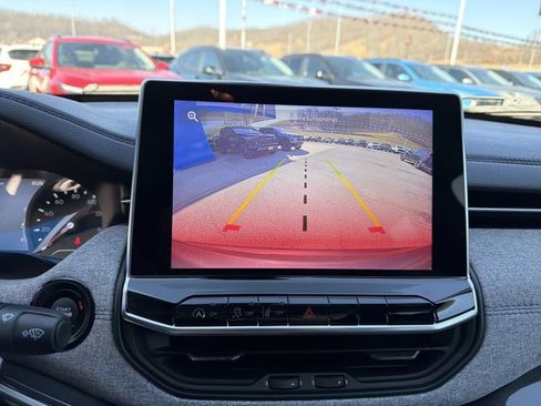 Used 2024 Jeep Compass Latitude w/ Convenience Group image 26