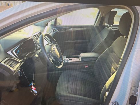 Used 2019 Ford Fusion SE image 8