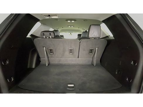 Used 2021 Chevrolet Traverse LT AWD/4WD image 17