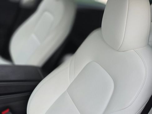 Used 2024 Tesla Model Y Performance AWD/4WD image 26