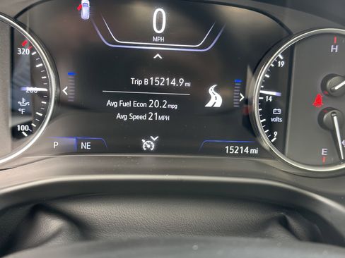 Used 2024 Buick Enclave Premium w/ Experience Buick Package image 17