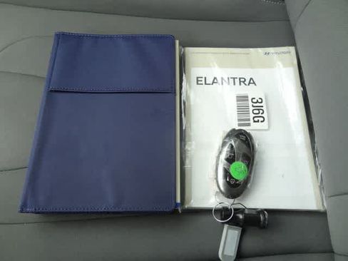 Used 2024 Hyundai Elantra SEL FWD image 44