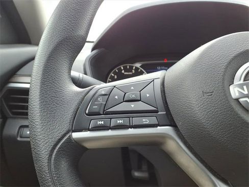 Used 2024 Nissan Altima 2.5 SV image 15