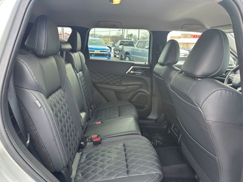 Used 2022 Mitsubishi Outlander SEL image 17