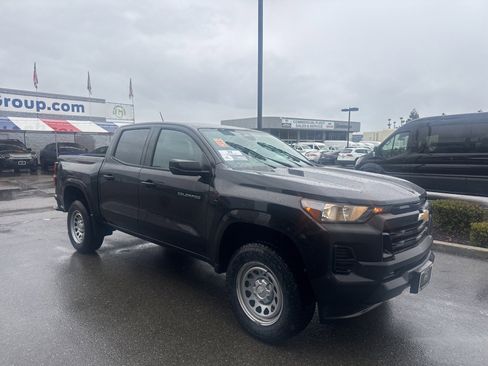 Used 2023 Chevrolet Colorado W/T image 2
