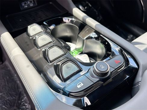 New 2025 VinFast VF 8 Plus AWD/4WD image 16